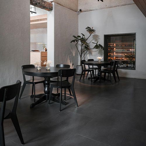 把六七十年代的仓库改造成轻法式火锅店，SRA细石粒怎么融入？