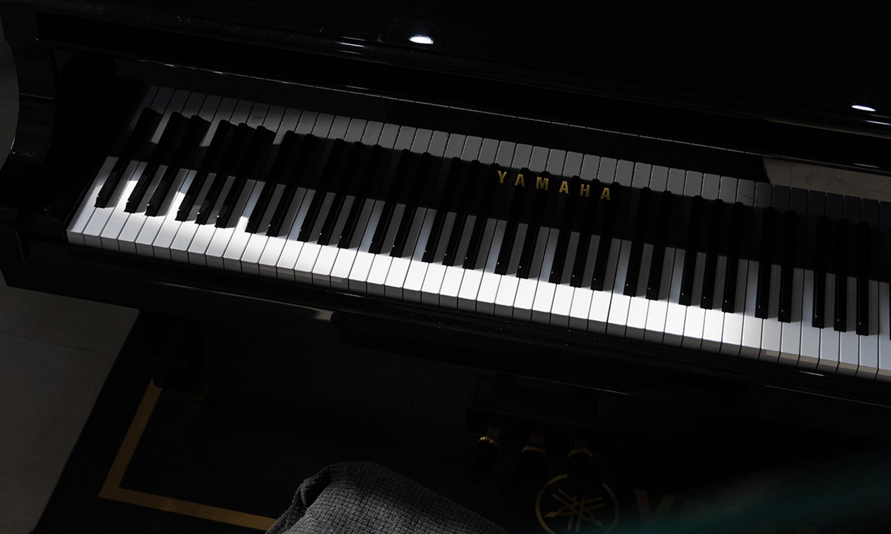 自然肌理与钢琴音律的完美碰撞